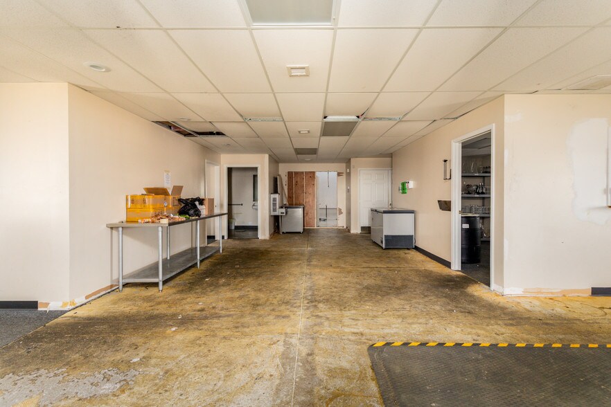 More Photos Of 43 N Silicon Dr, Pueblo Warehouse For Sale
