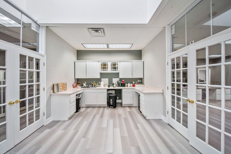 More Photos Of 1851 Douglas Rd, Montgomery Medical For Sale