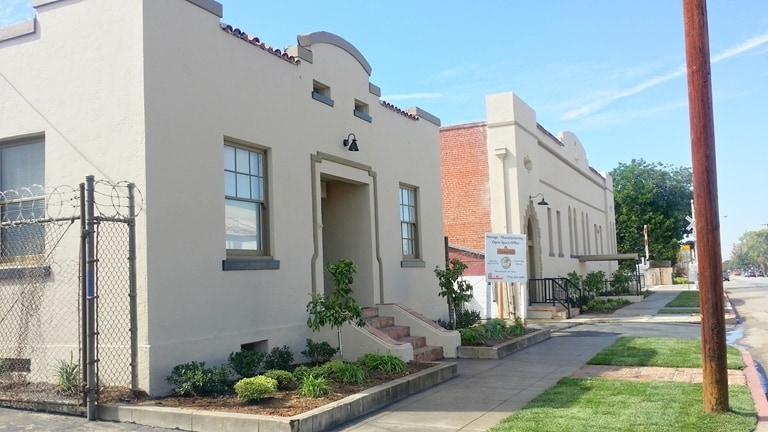 More Photos Of 426 W Almond Ave, Orange Warehouse For Lease