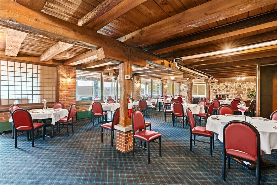 More Photos Of 9512 E Lippincott Blvd, Davison Golf Course Driving Range For Sale