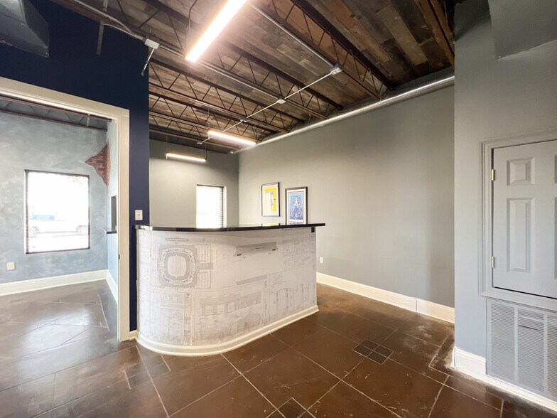 More Photos Of 2201 Greenwood St, Kenner Flex For Sale