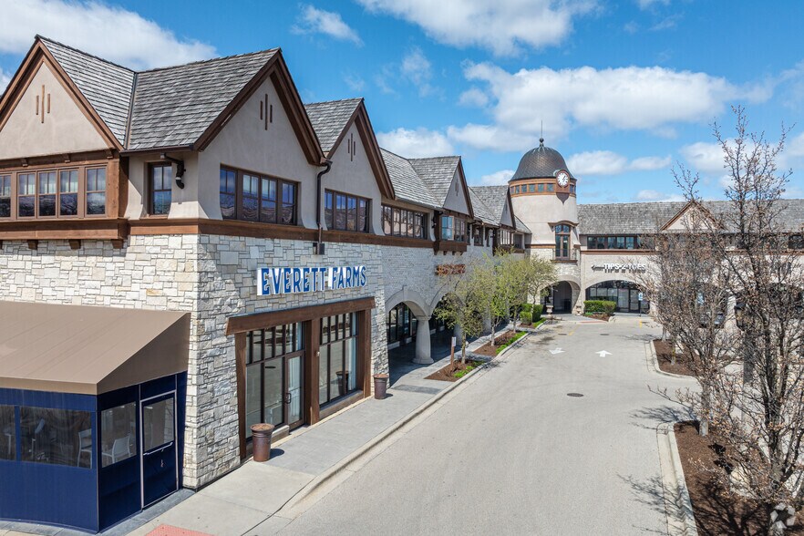 More Photos Of 840 S Waukegan Rd, Lake Forest Storefront Retail Office For Lease