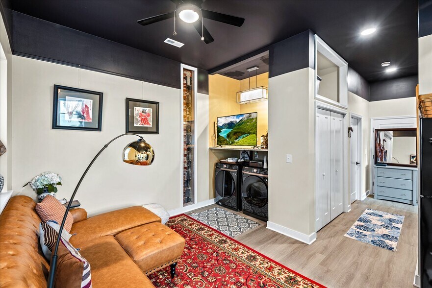 More Photos Of 10 Irving Ave N, Colonial Beach Apartments For Sale