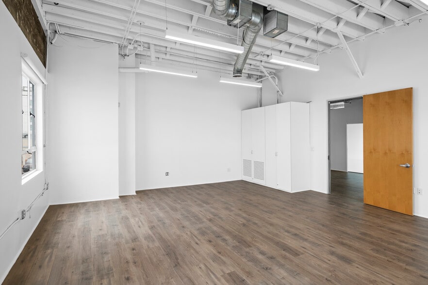 More Photos Of 6351-6361 Wilshire Blvd, Los Angeles Loft Creative Space For Lease