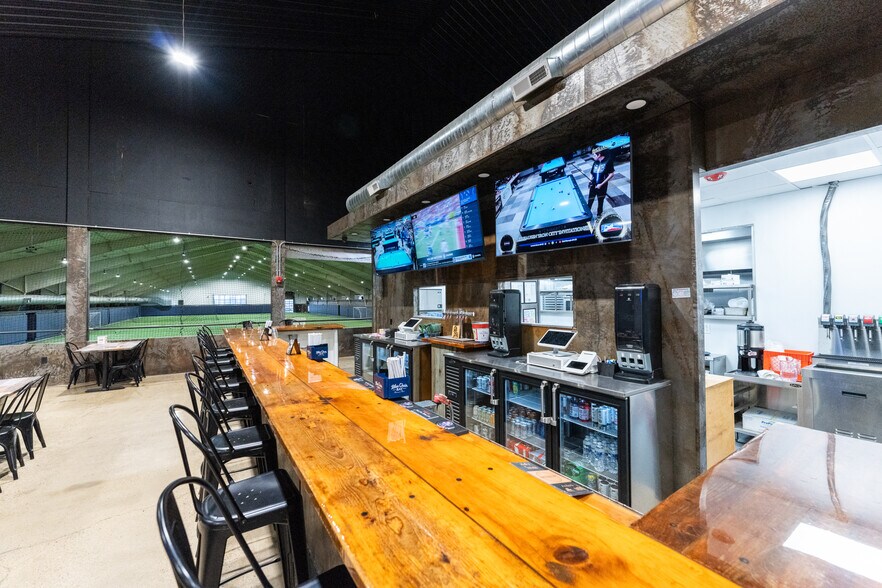 More Photos Of 1 Racquet Ln, Monroeville Sports And Entertainment For Lease
