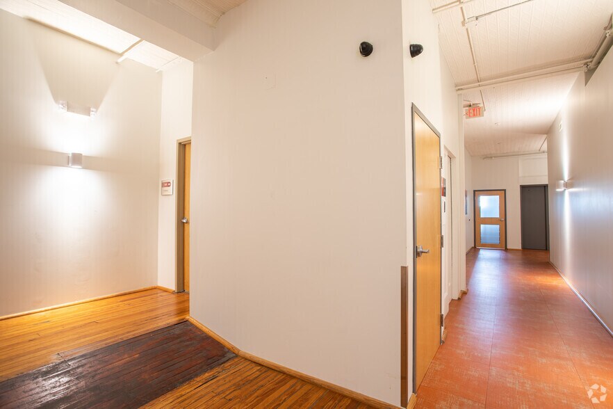 More Photos Of 23 W Broad St, Richmond Office For Sale
