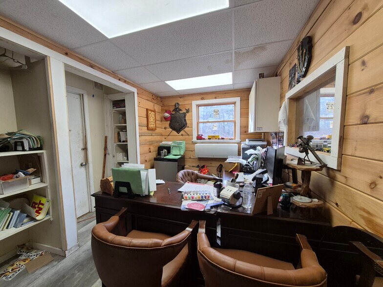 More Photos Of 441 Providence Tpke, Hampton Apartments For Sale