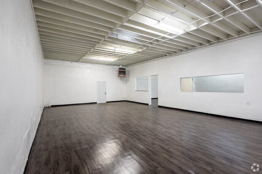 More Photos Of 8129 San Pedro St, Los Angeles Storefront For Sale