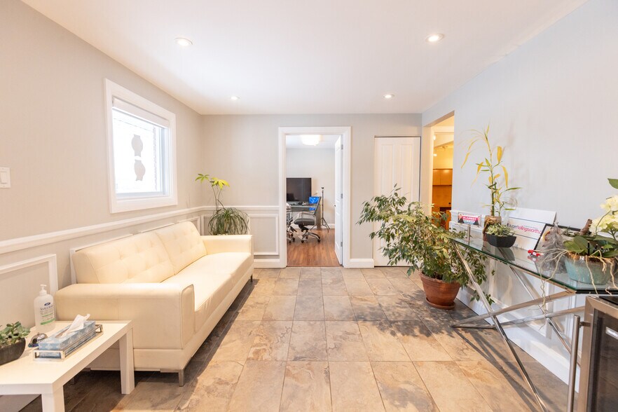 More Photos Of 1443 Woodroffe Ave, Ottawa Office For Sale