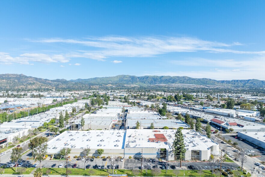 More Photos Of 21211 Nordhoff St, Chatsworth Office For Lease