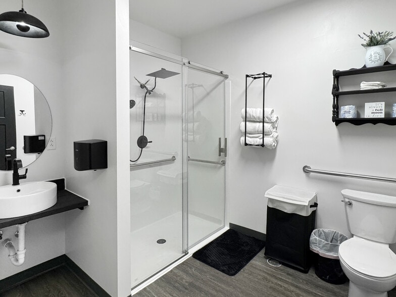 More Photos Of 10 Lafayette St, Washington Storefront Retail Office For Sale