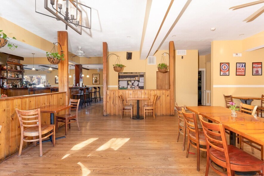 More Photos Of 17 Mill Hill Rd, Woodstock Restaurant For Sale