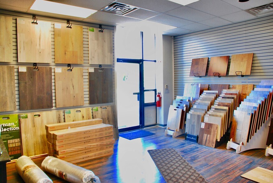 More Photos Of 1455-1463 W Center St, Orem Showroom For Lease