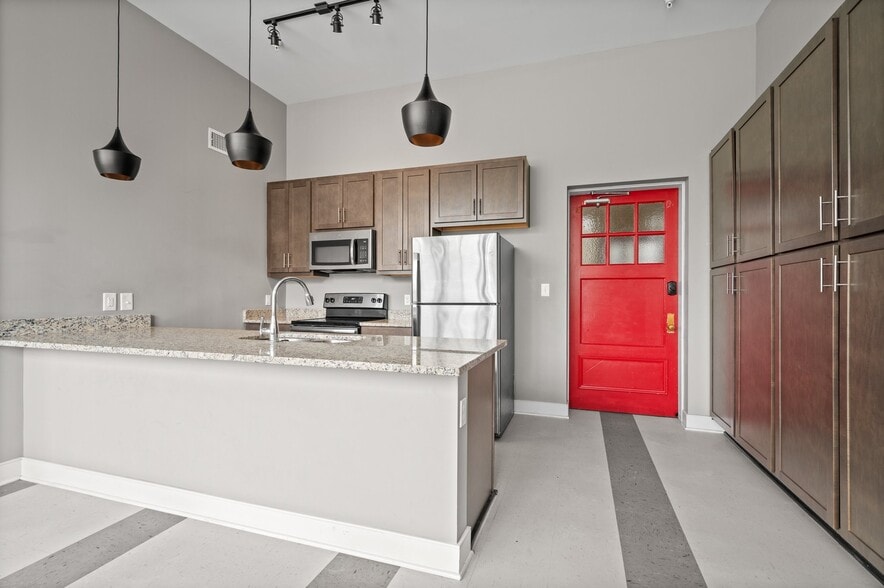 More Photos Of 200 Claremont Ave, Hampton Apartments For Sale