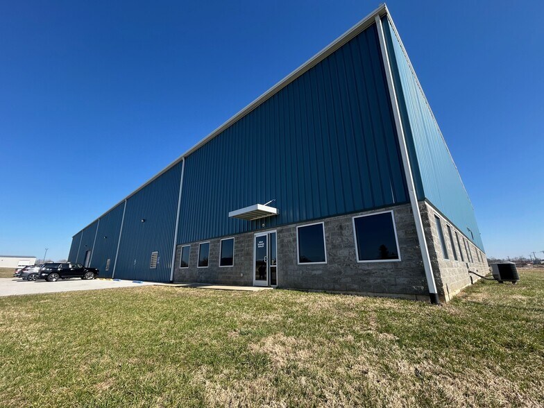 More Photos Of 40 Triplett Dr, London Warehouse For Lease