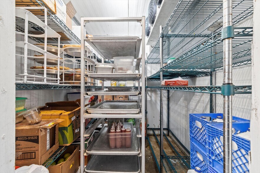 More Photos Of 110 W Bailey St, Ponder Restaurant For Sale