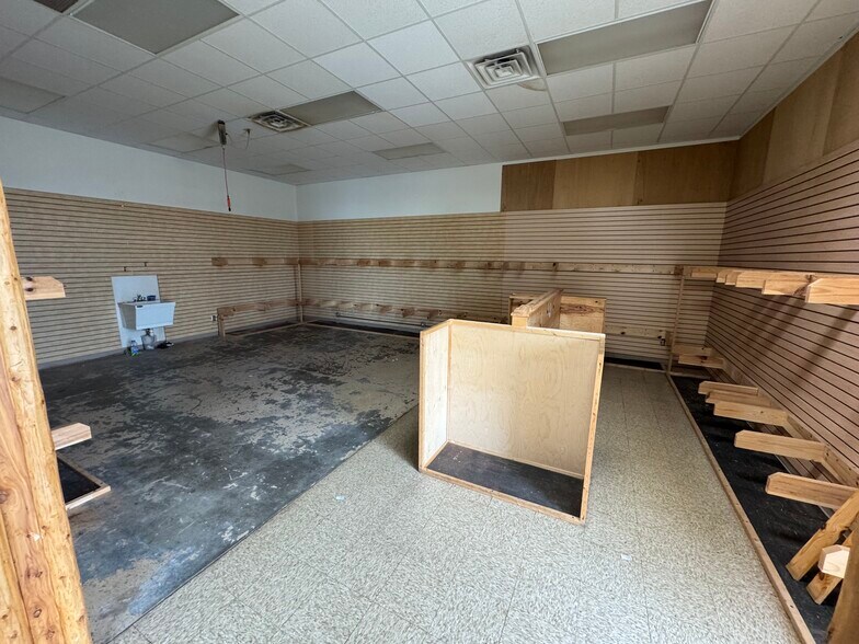 More Photos Of 4731-4737 Michaels Dr, Appleton Freestanding For Lease