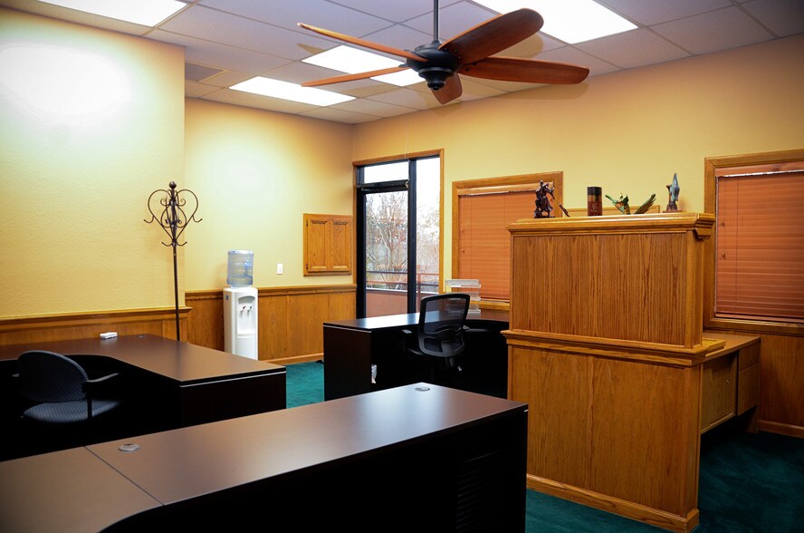 More Photos Of 1510 Poole Blvd, Yuba City Office For Lease