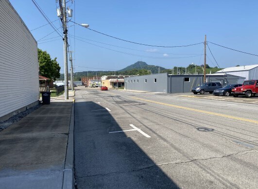 Primary Photo Of 230 Island St, Kingsport Flex For Sale