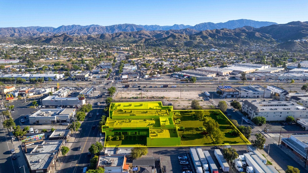 More Photos Of 8124-8144 Sunland Blvd, Sun Valley Freestanding For Lease