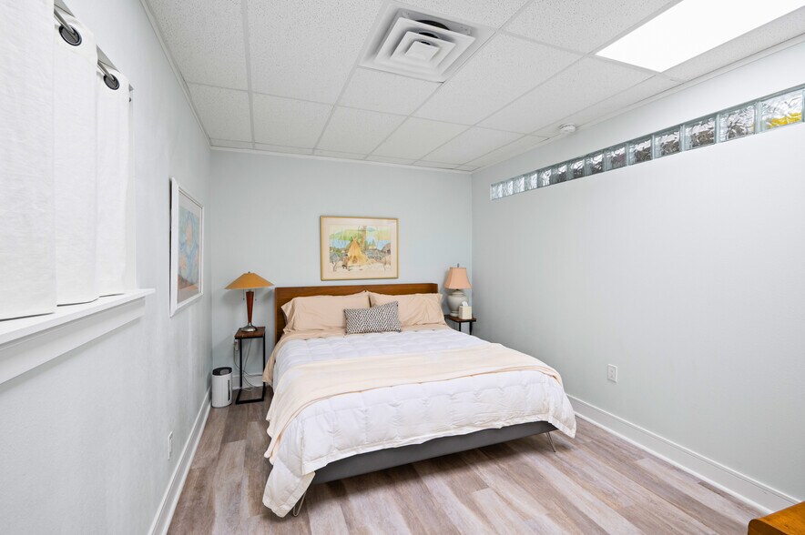 More Photos Of 5519 W Arcola Airport, Arcola Airplane Hangar For Sale