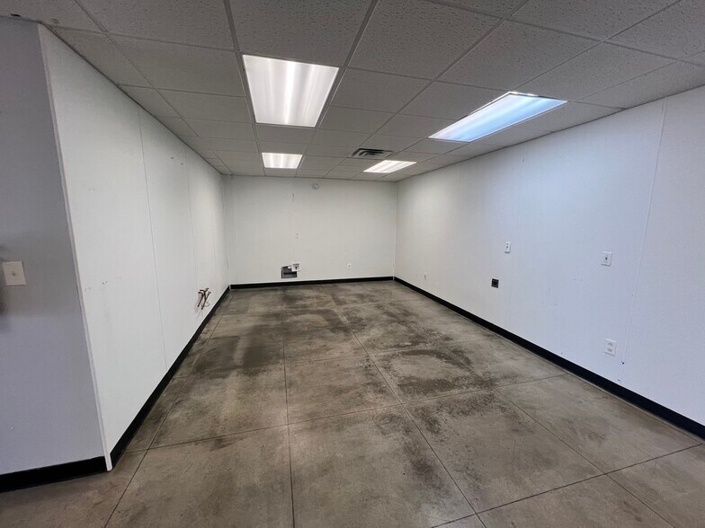 More Photos Of 1832 Fm-66, Waxahachie Self Storage For Lease