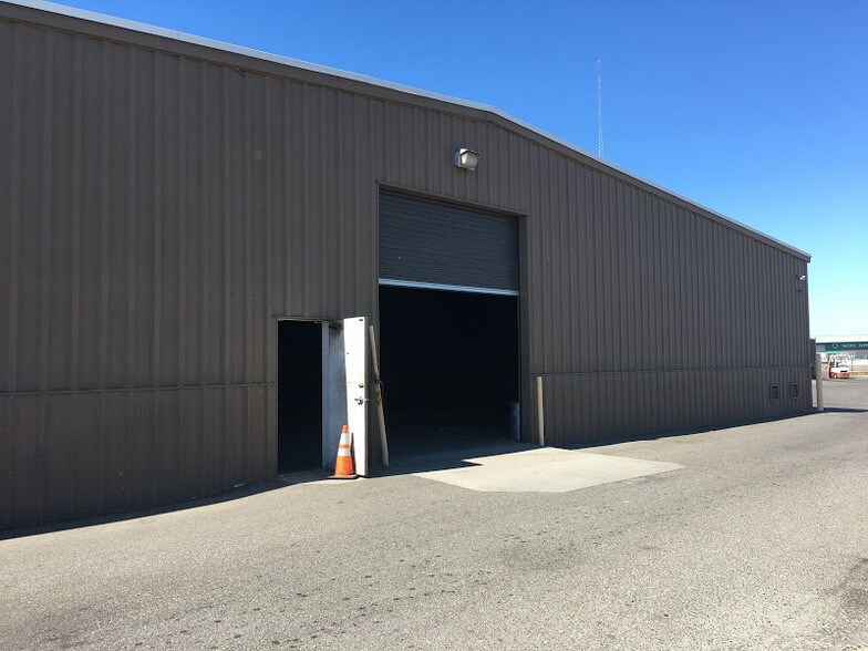 Primary Photo Of 1137 Graphics Dr, Modesto Warehouse For Lease