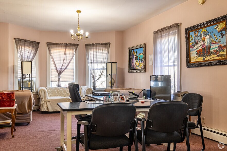 More Photos Of 196-200 Warren St, Roxbury Funeral Home For Sale