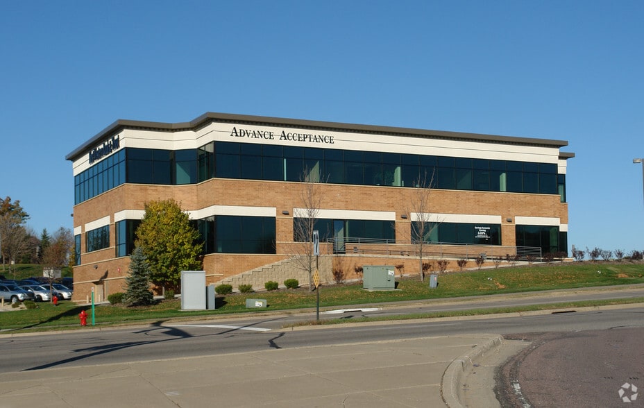 More Photos Of 100 Prairie Center Dr, Eden Prairie Office For Lease
