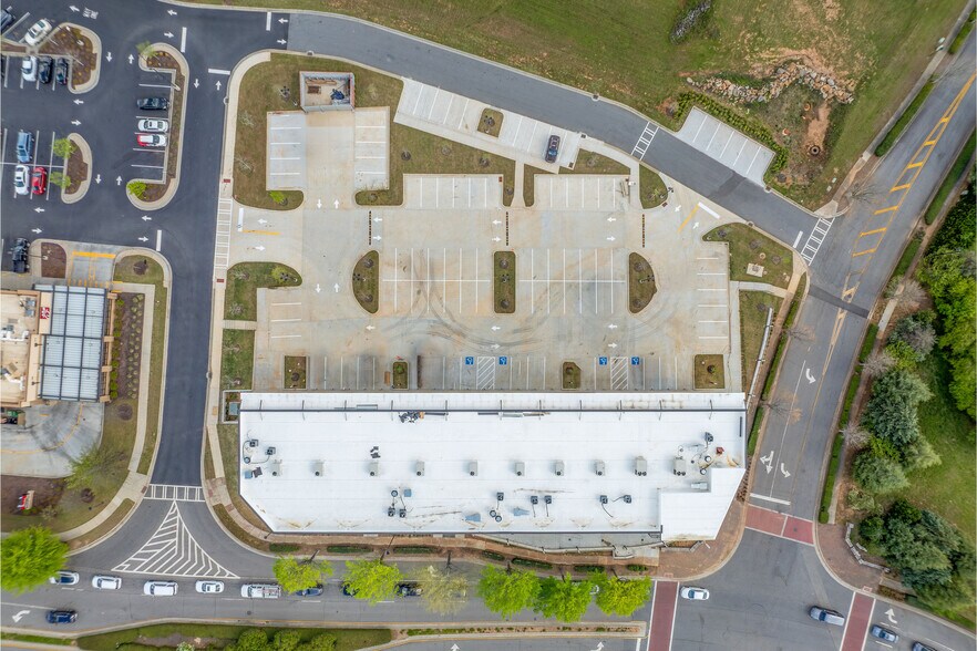 More Photos Of 458 Northolt Pky, Suwanee General Retail For Lease