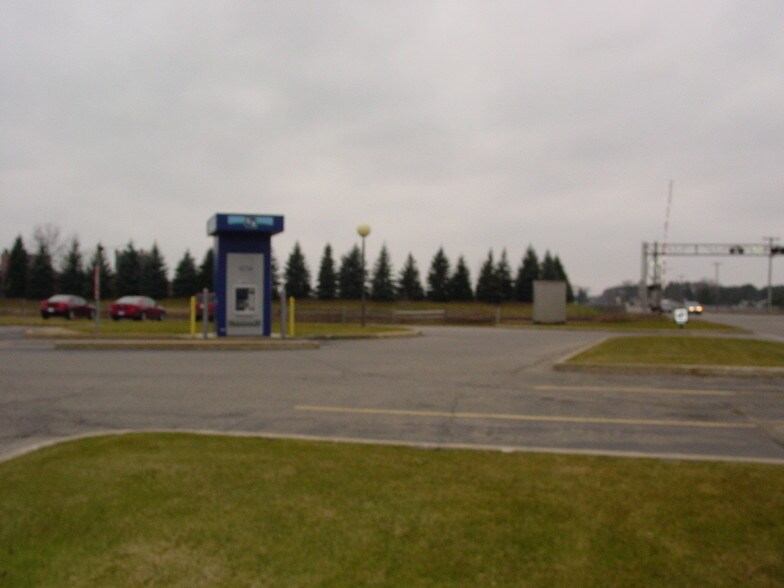 More Photos Of 1219 N Mitchell St, Cadillac Bank For Lease