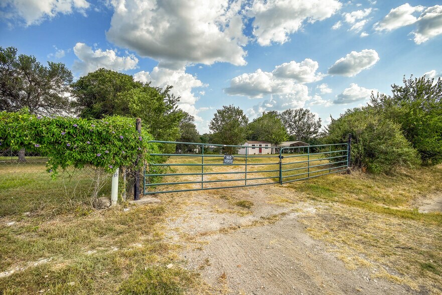 More Photos Of 901 Highway 21 W, Cedar Creek Land For Sale