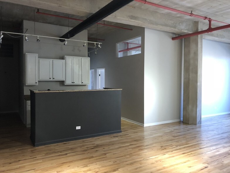 More Photos Of 1327 W Washington Blvd, Chicago Loft Creative Space For Lease