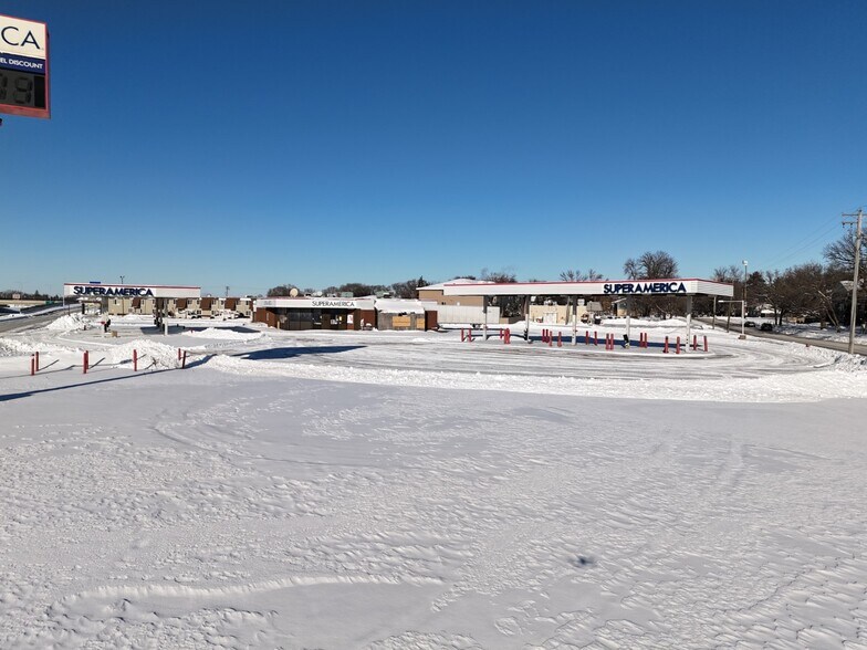 More Photos Of 600 Highway 10 S, Saint Cloud Convenience Store For Sale