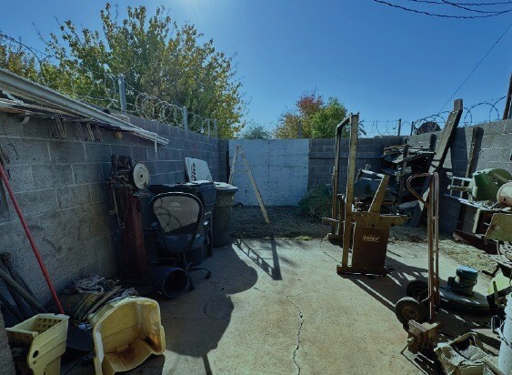 More Photos Of 161 E Broadway Rd, Mesa Storefront For Lease