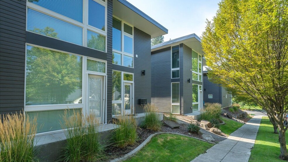 More Photos Of 2009 S Grand Blvd, Spokane Apartments For Sale