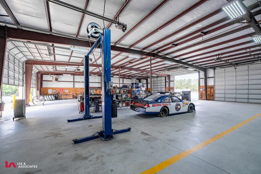 More Photos Of 1809 Westgate Pky SW, Atlanta Industrial For Lease