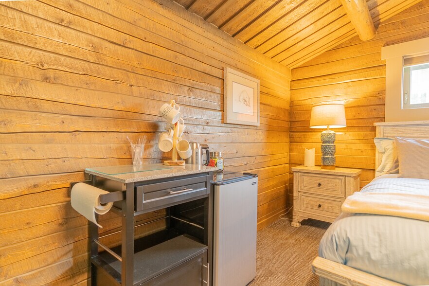 More Photos Of Quartz Lake, Delta Junction Lodge Meeting Hall For Sale