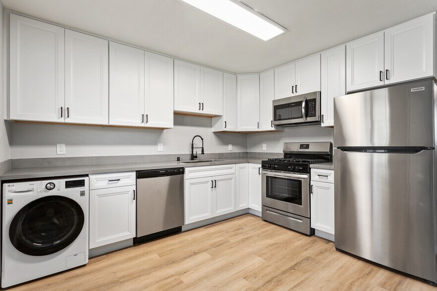 More Photos Of 945-965 Pine Ave, Carlsbad Apartments For Sale