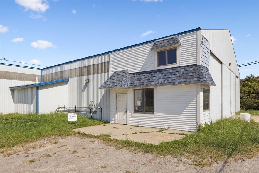 More Photos Of 683 River Rd, Bay City Manufacturing For Sale