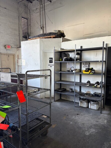More Photos Of 6681-6691 NW 16th Ter, Fort Lauderdale Warehouse For Lease