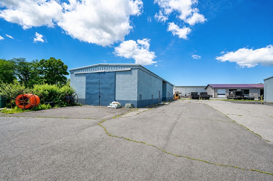 More Photos Of 481 Sullivan Ave, South Windsor Manufacturing For Lease