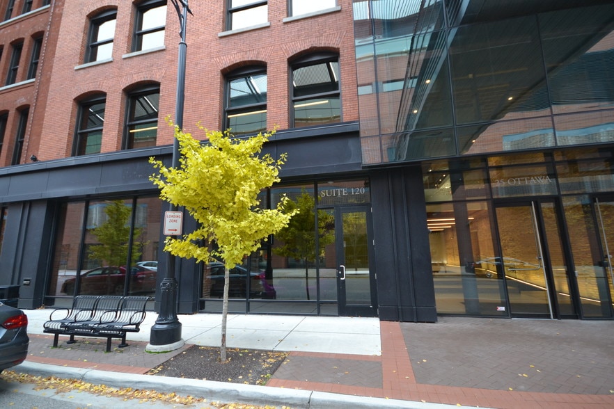 More Photos Of 25 Ottawa Ave SW, Grand Rapids Medical For Lease