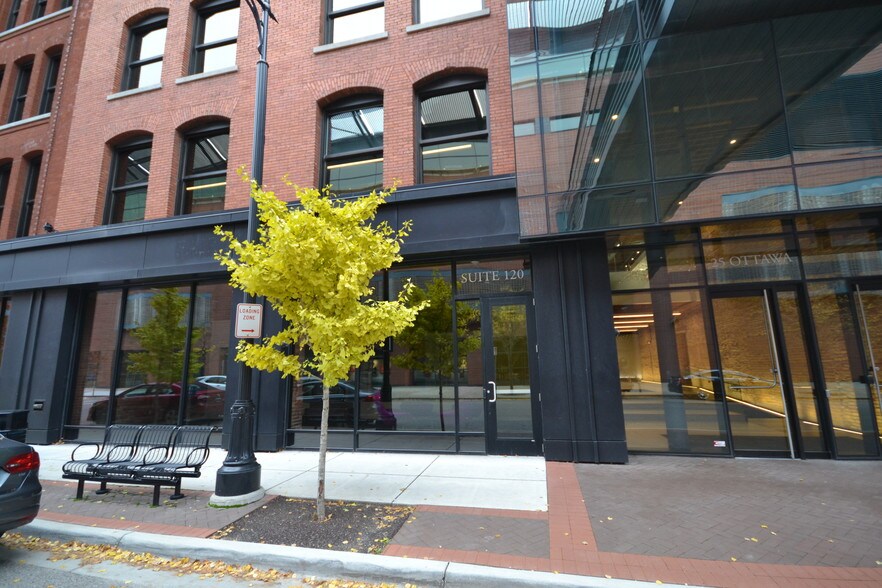 More Photos Of 25 Ottawa Ave SW, Grand Rapids Office For Sale