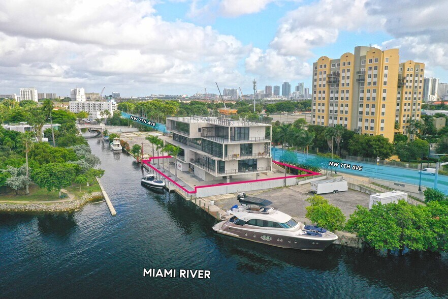 More Photos Of 528 NW 7th Ave, Miami Office For Sale