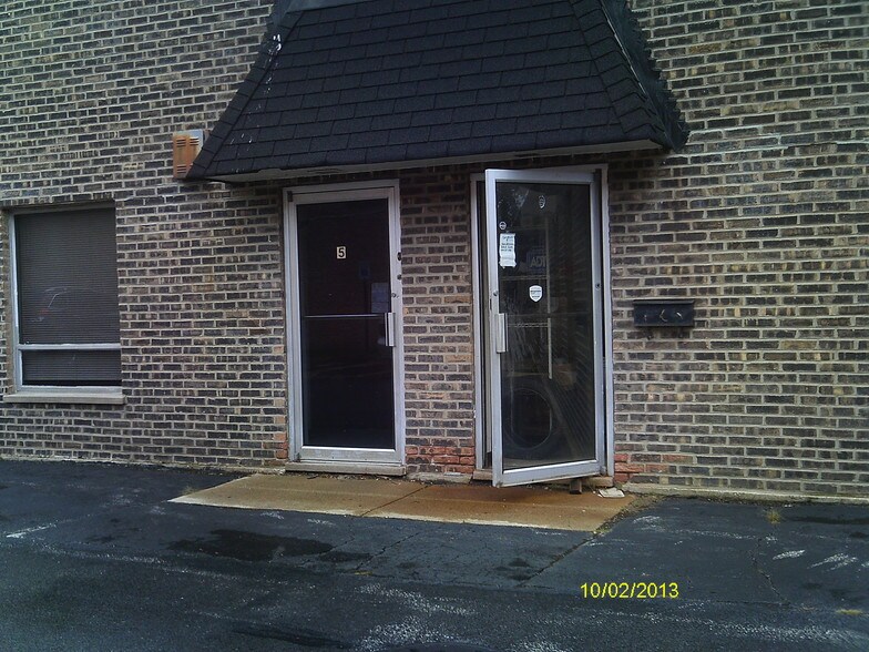 More Photos Of 1001 W Republic Dr, Addison Warehouse For Lease