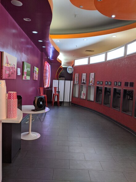 More Photos Of 45-12 Greenpoint Ave, Sunnyside Restaurant For Lease