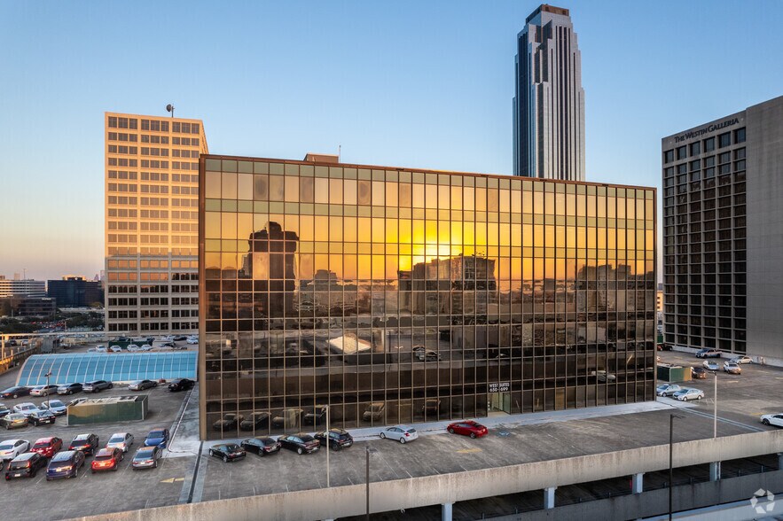 More Photos Of 5065-5075 Westheimer Rd, Houston Office For Lease