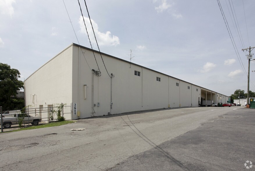 More Photos Of 2611-2615 Grandview Ave, Nashville Distribution For Lease