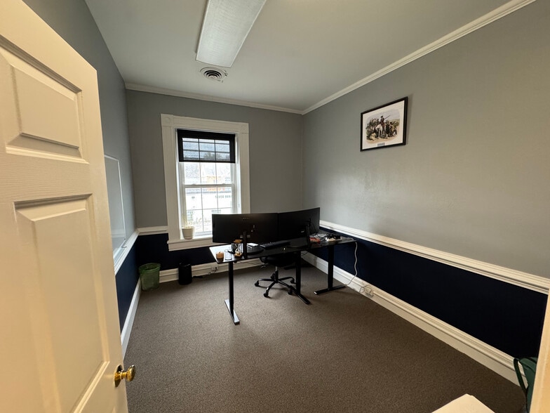 More Photos Of 51 E Lee St, Warrenton Storefront Retail Office For Sale